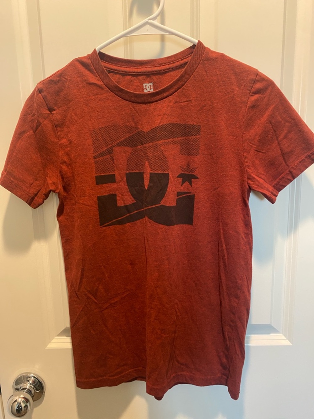 DC Boys Rust Red Logo Tee EUC